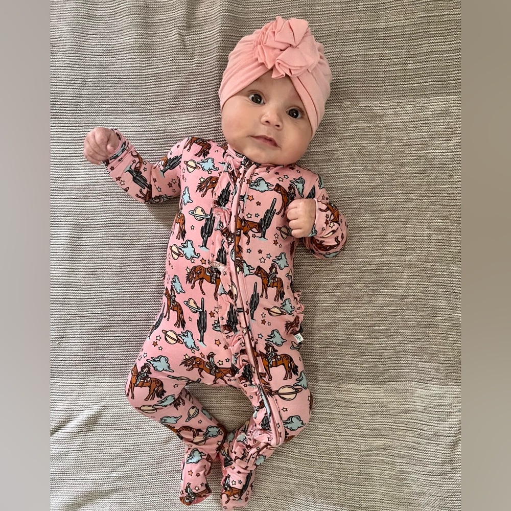 Posh Peanut bamboo footie size 3-6 months